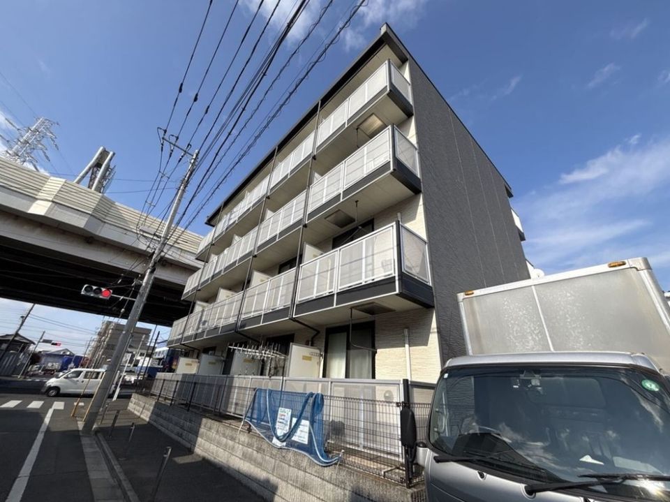 レオパレスパークサイド足立入谷の外観画像