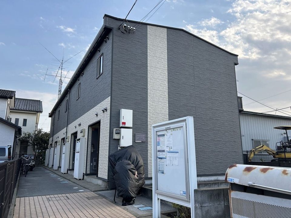 レオパレスパピーズスプリングの外観画像