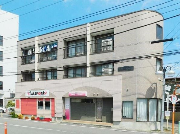 スリーピースの外観画像