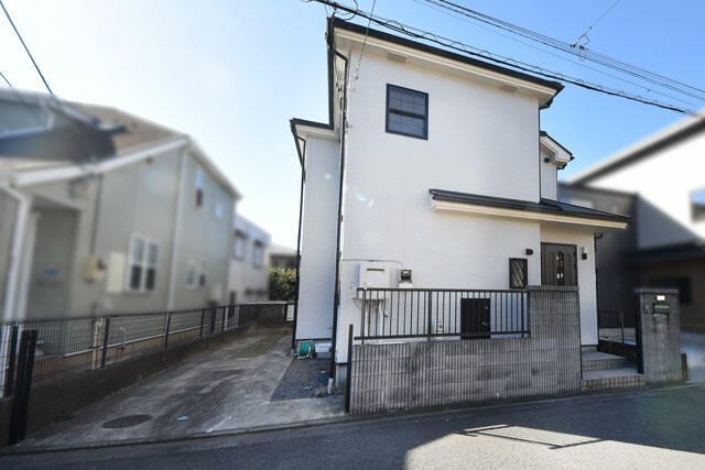 鵠沼海岸3丁目貸家の外観画像