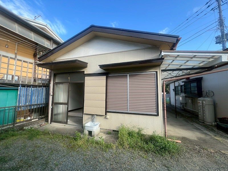 今泉貸家2号棟の外観画像