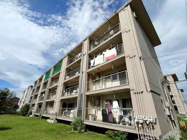 川上団地18号棟の外観画像