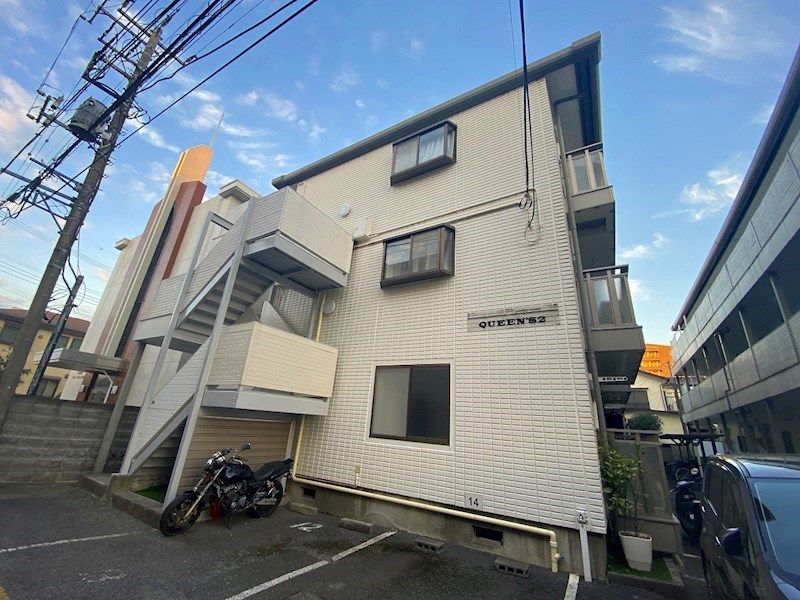 クイーンズ2の外観画像