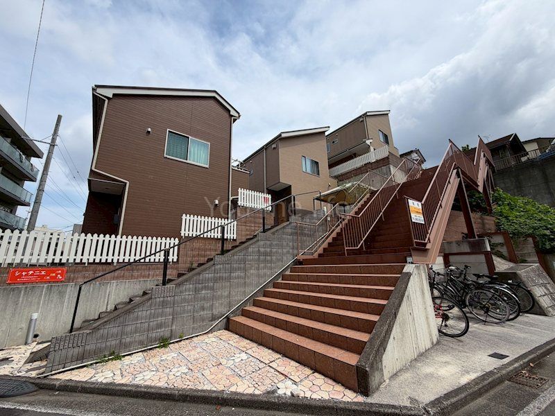 シャテニエ C棟の外観画像