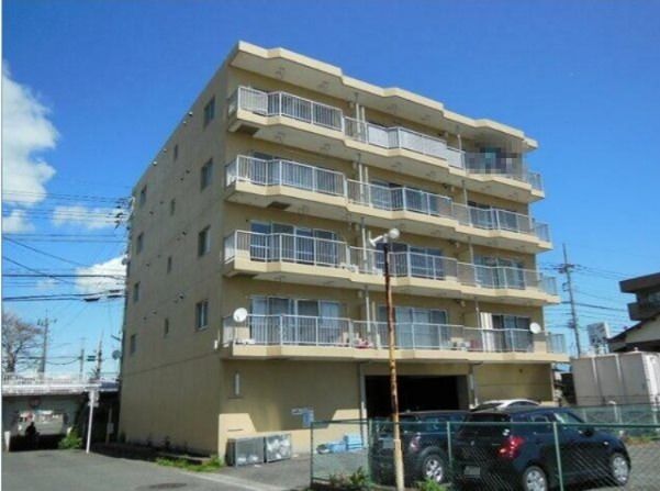 シャトル伊勢原の外観画像