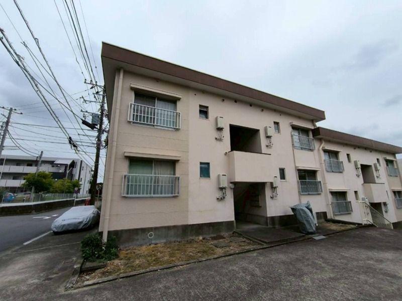 鶴巻ハイツ A棟の外観画像