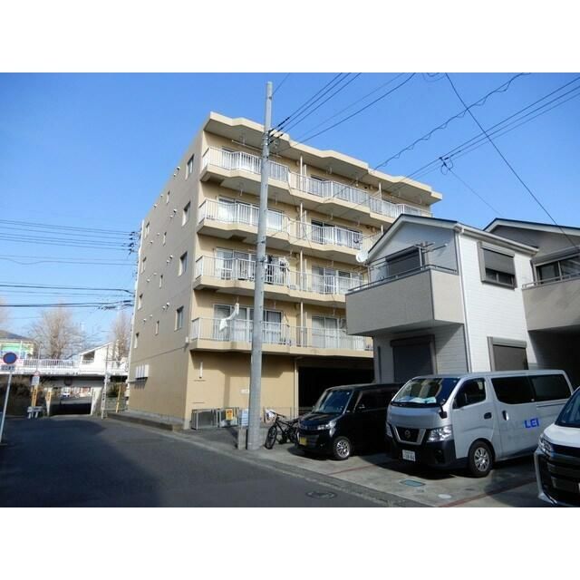 シャトル伊勢原の外観画像