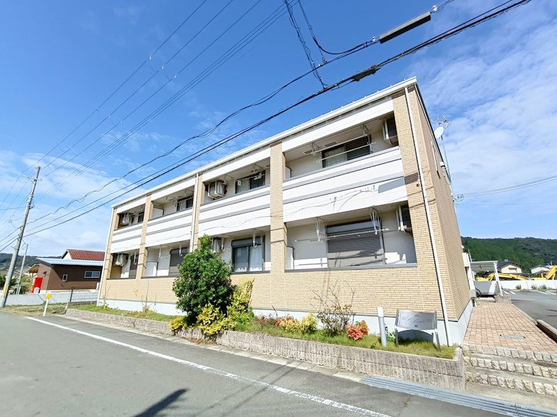 クローバーの外観画像
