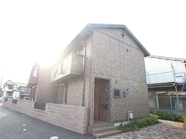 春日丘メディエートプラザ B棟の外観画像