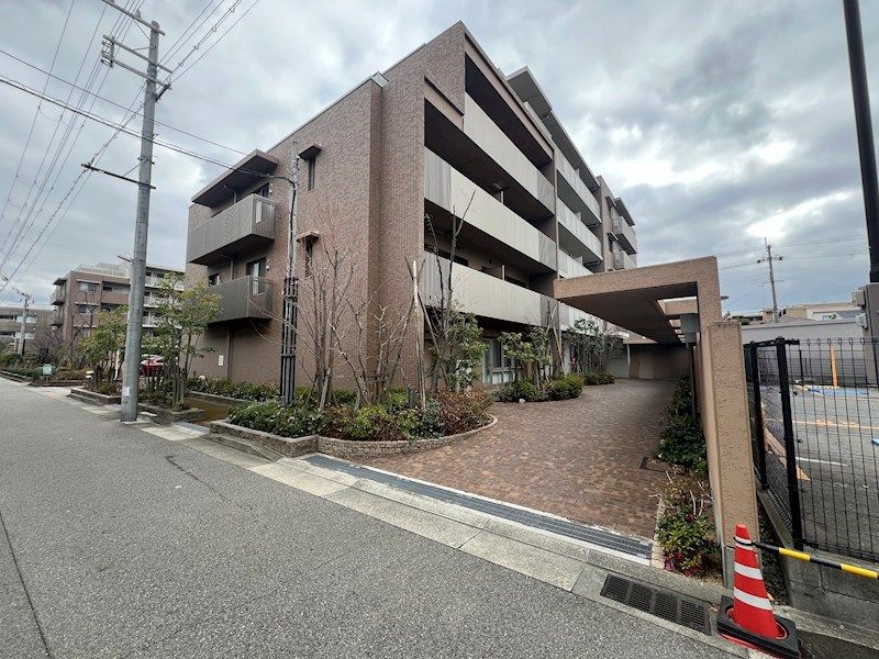 甲子園三番町ハイツの外観画像