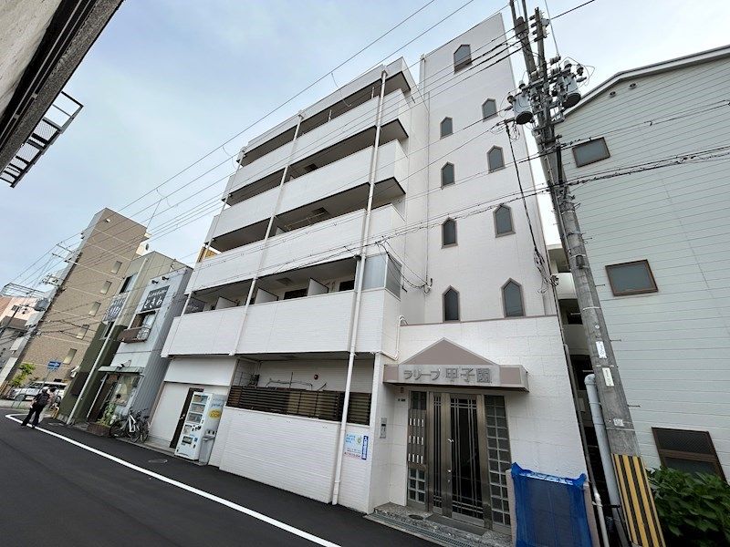 ラリーブ甲子園の外観画像