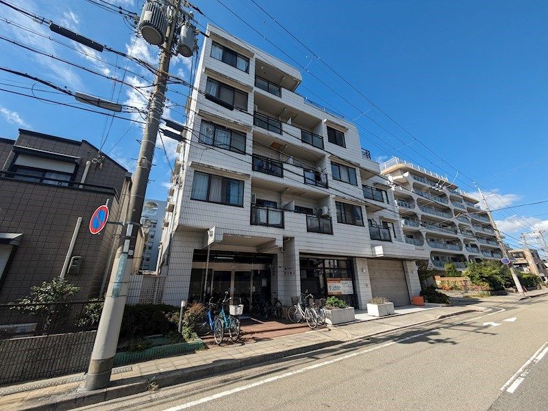 ロイヤルハイツ甲子園口の外観画像