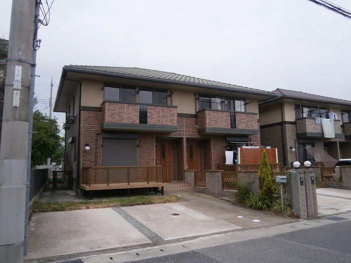高山タウンハウス A棟の外観画像