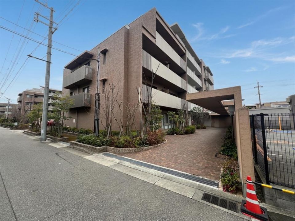 甲子園三番町ハイツの外観画像