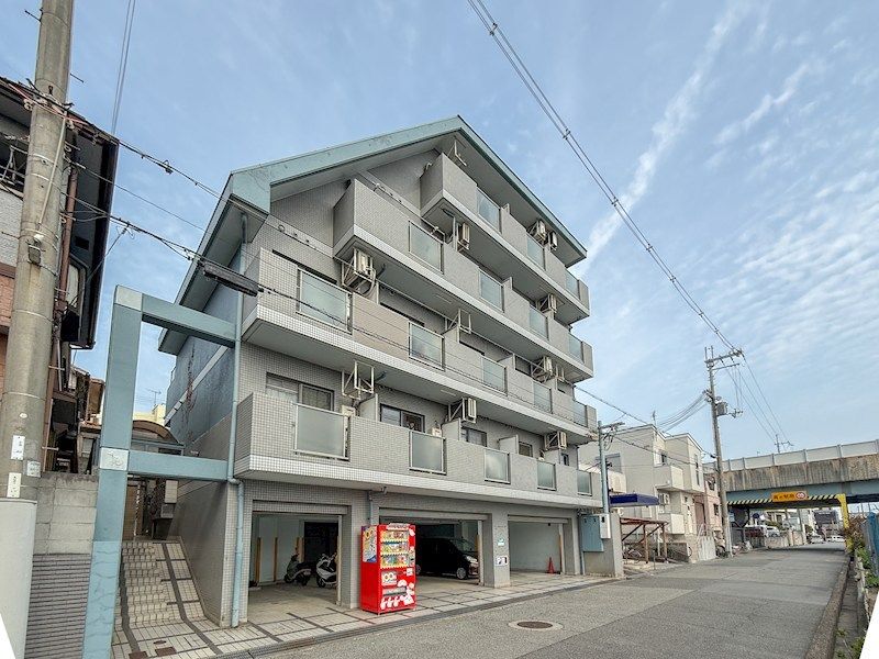 ロイヤル魚住の外観画像