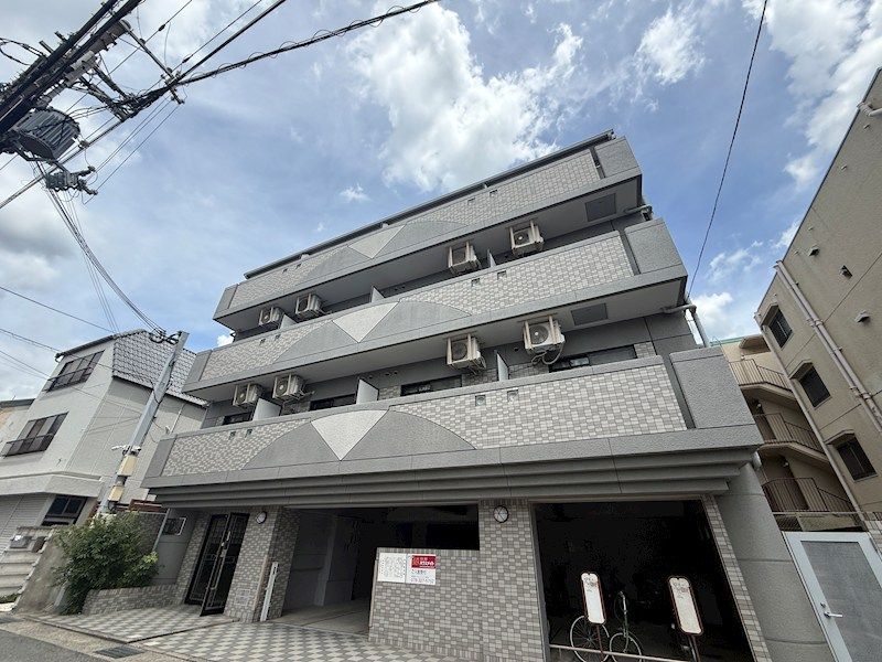 サウザー岡本の外観画像