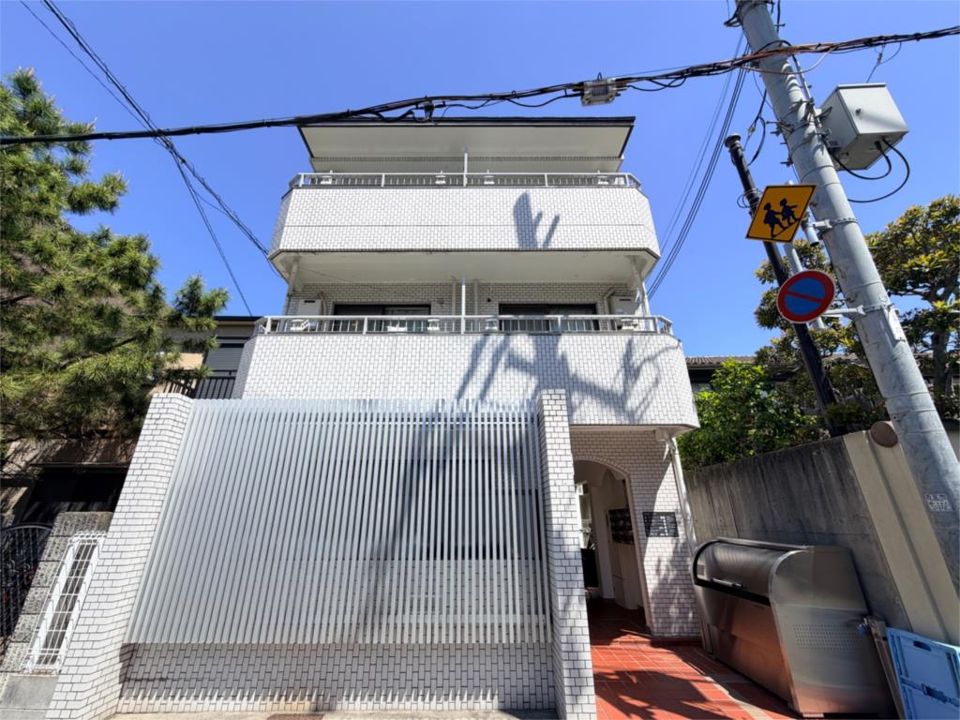 ホワイトコート北口の外観画像