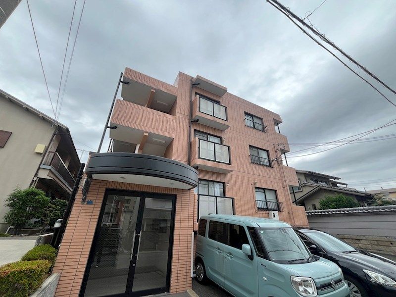ハイネス岡本の外観画像