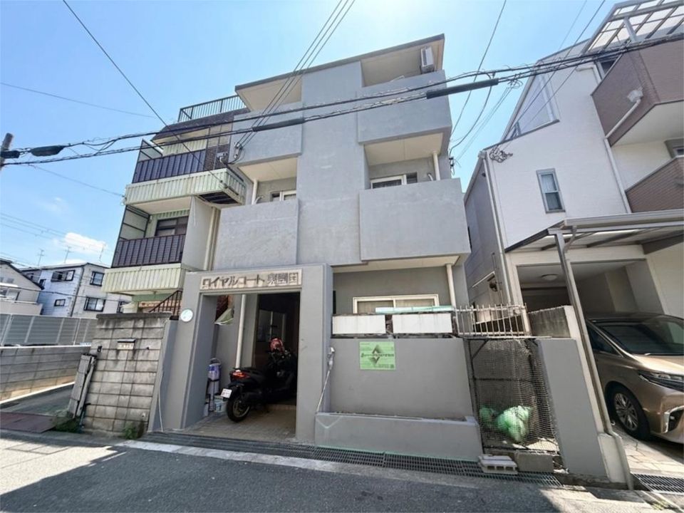 ロイヤルコート東園田の外観画像