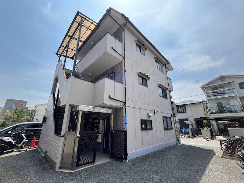 フレンズB棟の外観画像
