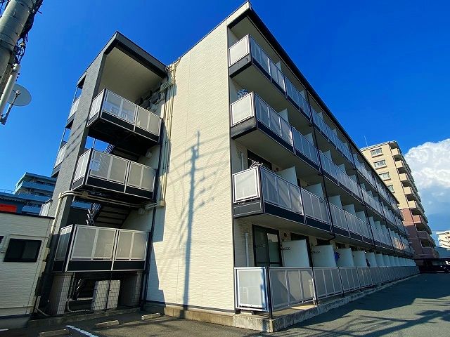 レオパレスフローラの外観画像