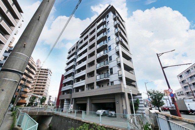 アブレスト野間の外観画像