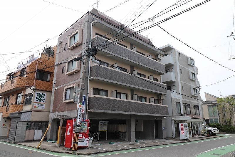 ガーデンパレス西新の外観画像