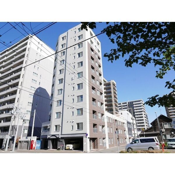 クラッセ知事公館前の外観画像