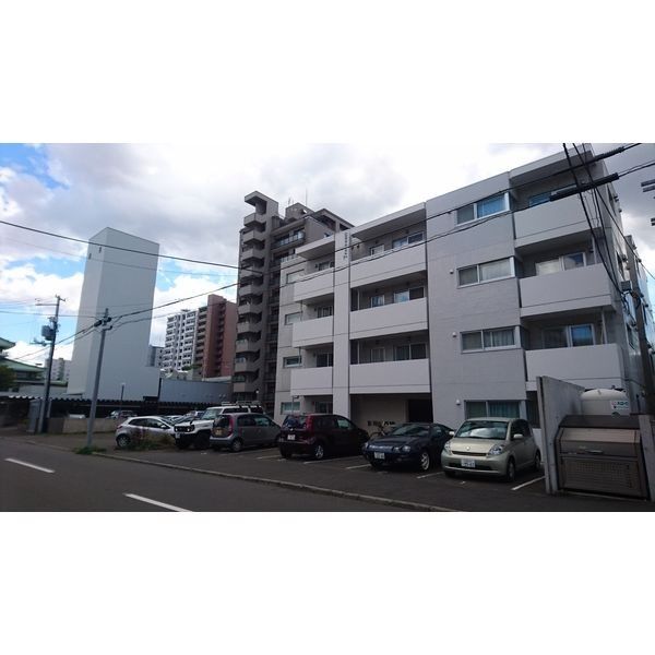 Treventi美術館前の外観画像