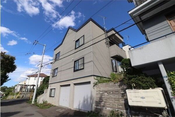 西岡1-11一棟ニ戸建 2階の外観画像