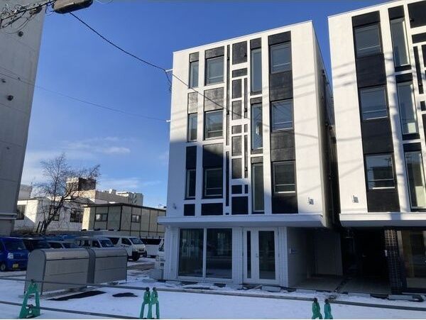 メニーズコート創成タウン C棟の外観画像