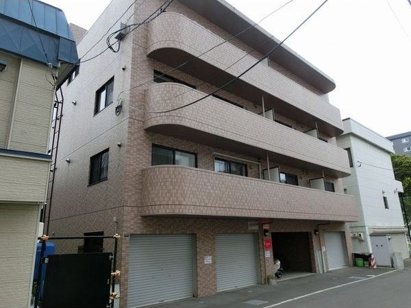 クレアーレの外観画像