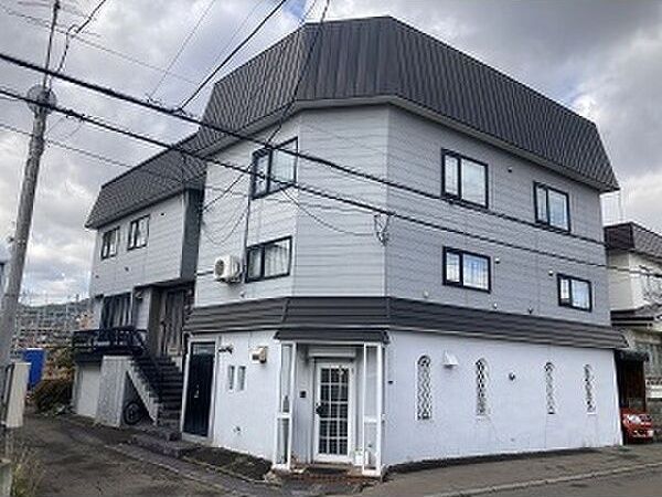 シャンブル宮の森の外観画像