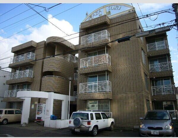 プリンスプラザ山鼻の外観画像