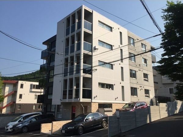 センターフィールド宮の森の外観画像