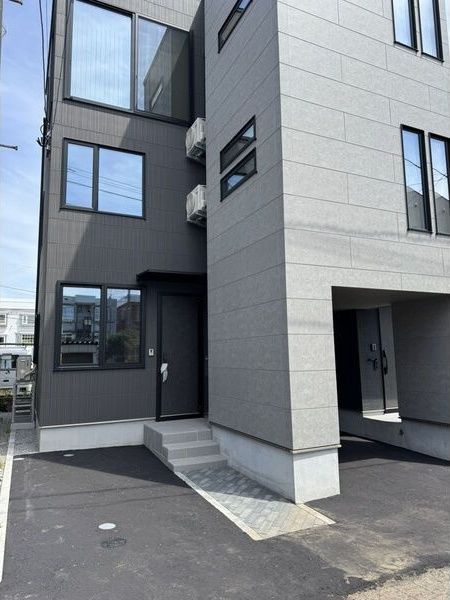 札幌市北区北35条西3丁目(北34条駅)2LDKの外観画像
