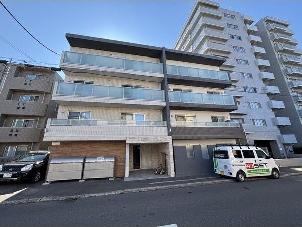エアフォルク行啓通の外観画像
