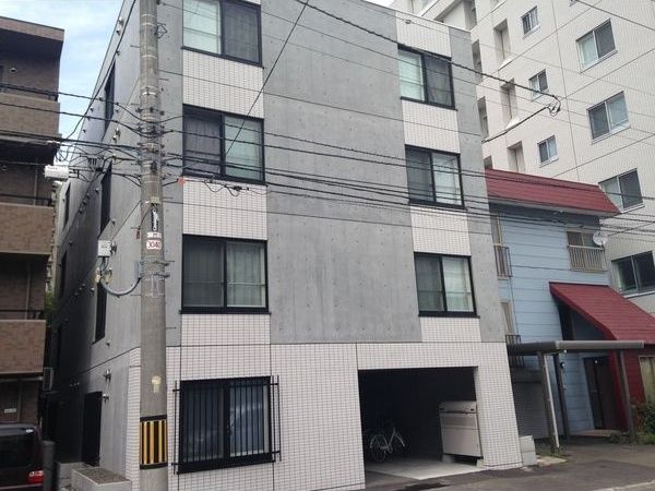 ライフジュエル美術館前の外観画像
