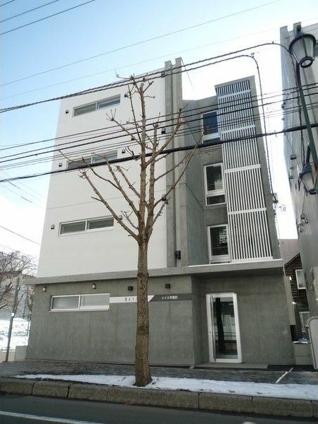 メイス学園前の外観画像