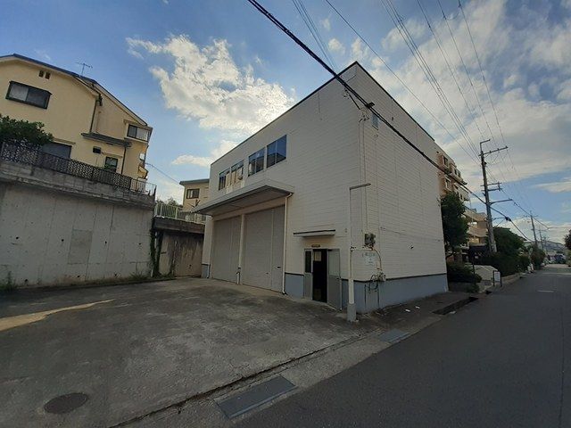王塚台2丁目事務所付倉庫の外観画像
