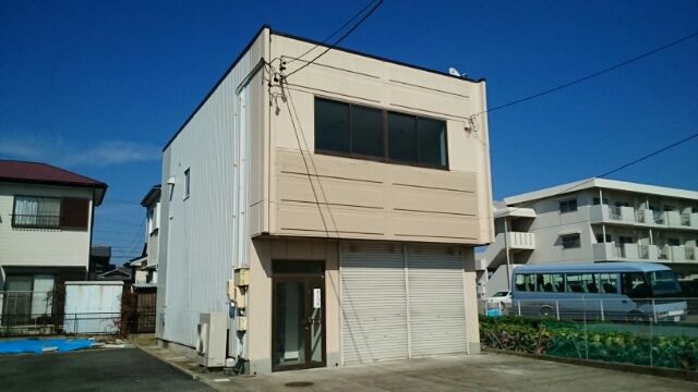 新居屋倉庫付事務所の外観画像