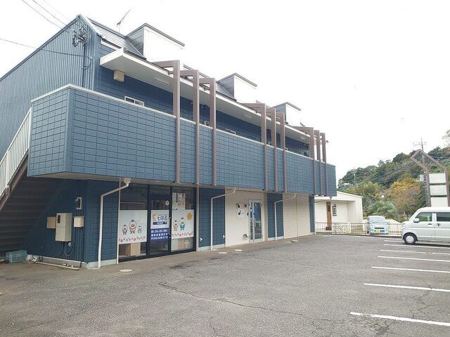 ワールドショウサンの外観画像