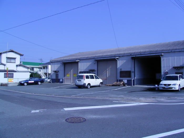 中工場の外観画像