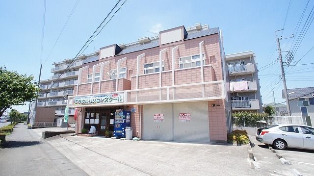 リードスクリーンハイツの外観画像