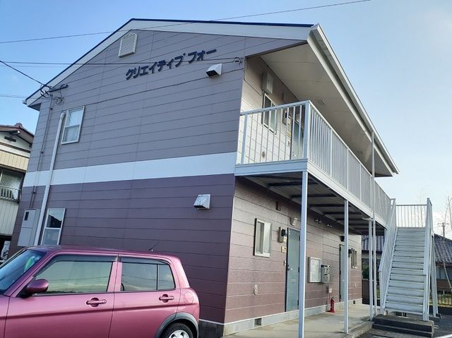 クリエイティブフォーの外観画像