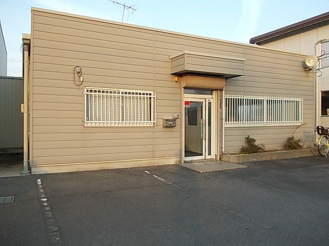 両三柳431号線側事務所の外観画像