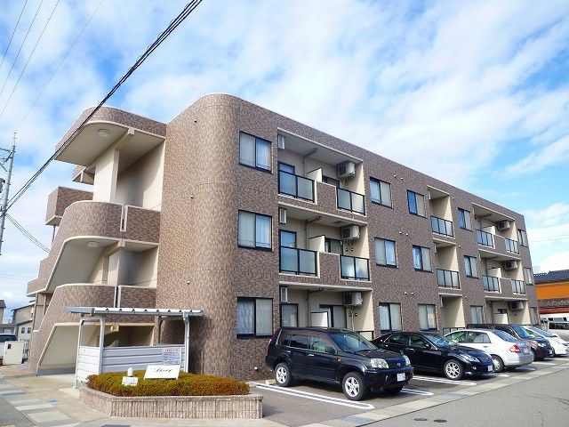 シャイニーの外観画像