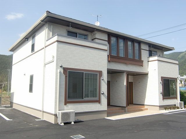 セレーン久根添の外観画像