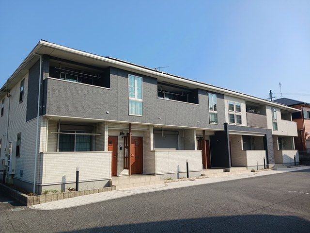 ランボ・イーリスの外観画像