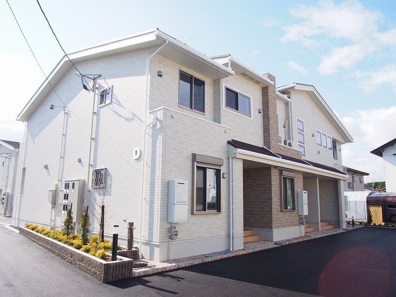 アヴニールヴィラ栂前Dの外観画像